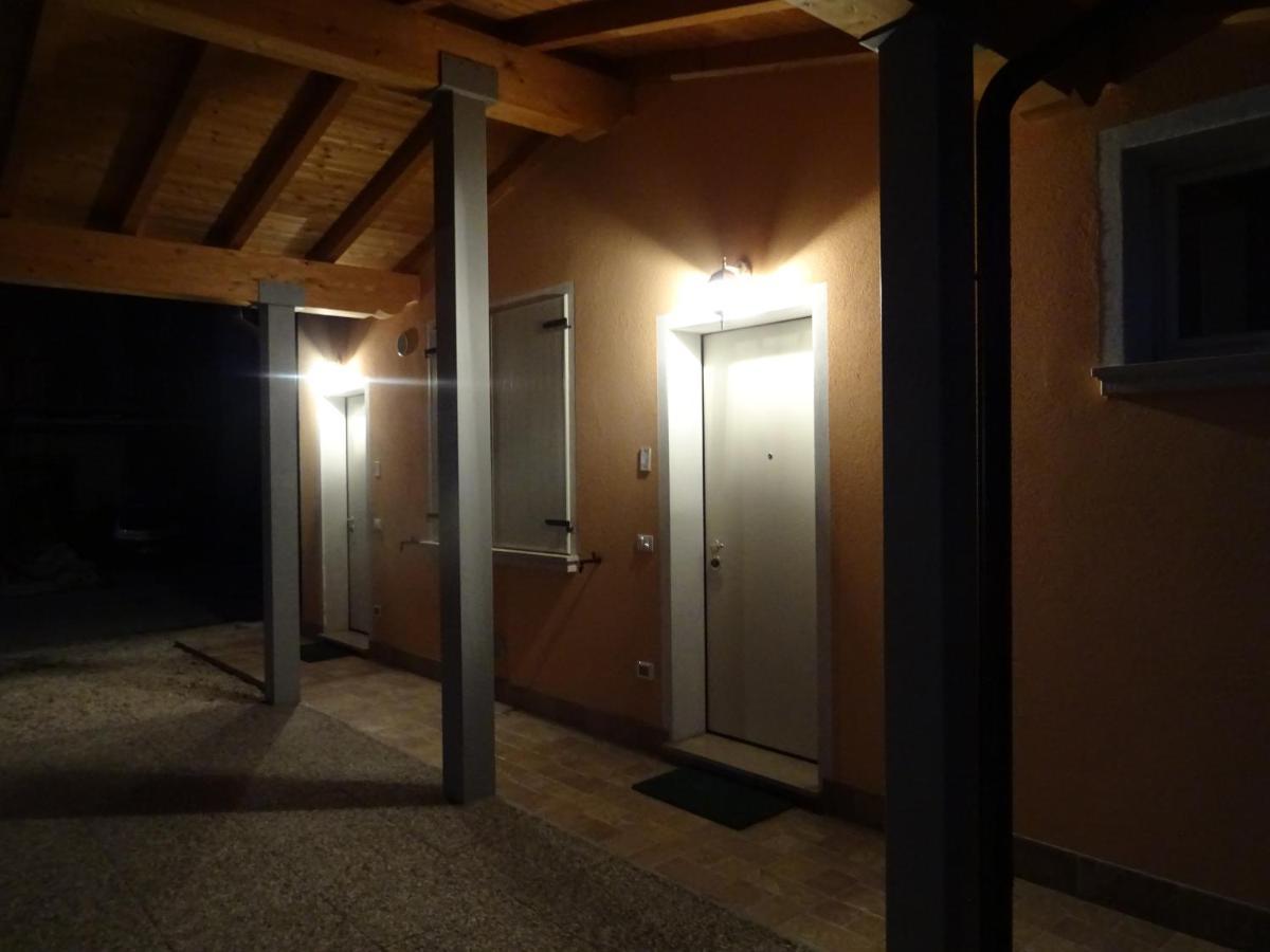 Cascina Legnago Bilocale A 6 Chilometri Da Salo' Διαμέρισμα Villanuova sul clisi Εξωτερικό φωτογραφία