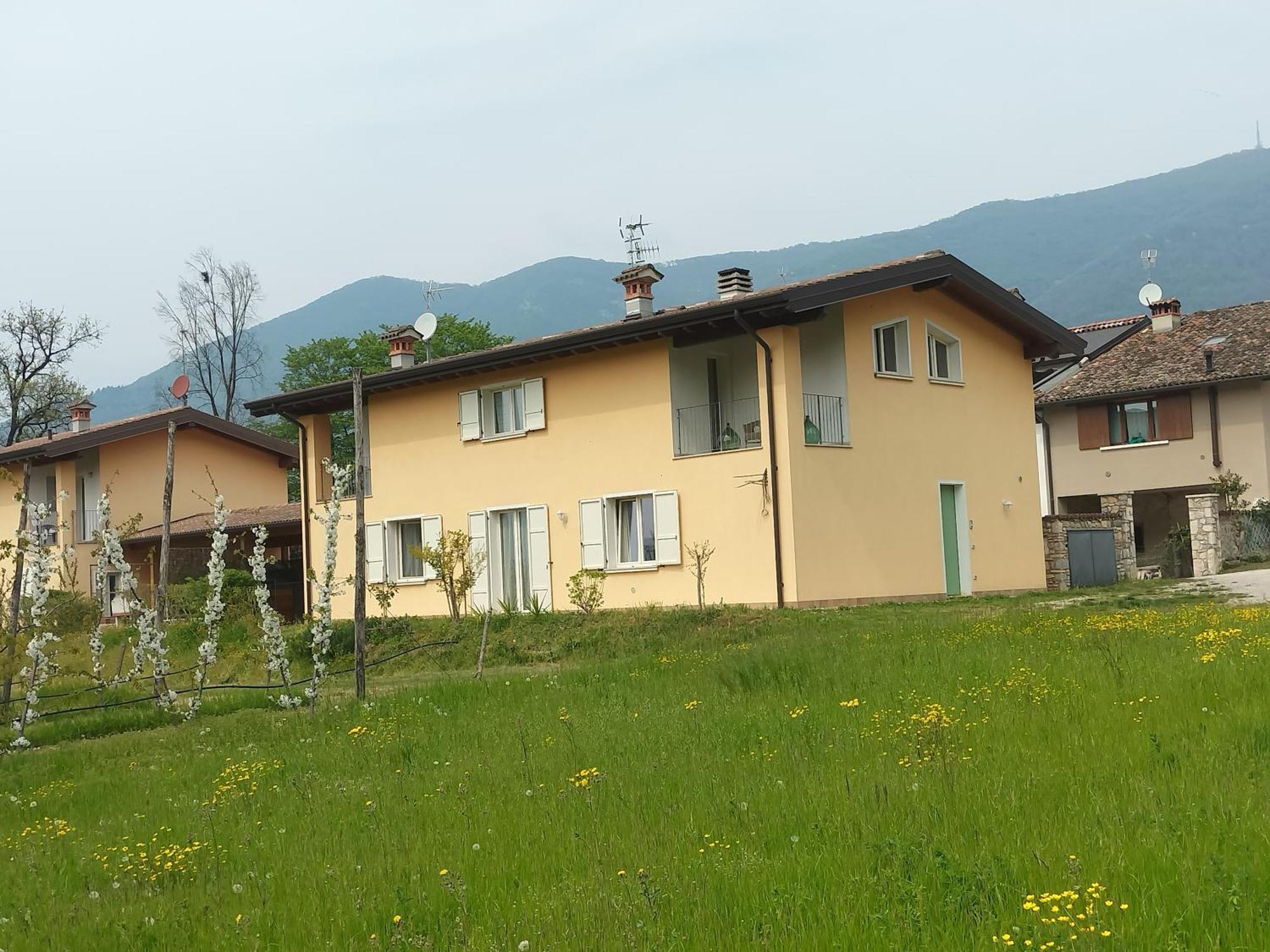 Cascina Legnago Bilocale A 6 Chilometri Da Salo' Διαμέρισμα Villanuova sul clisi Εξωτερικό φωτογραφία