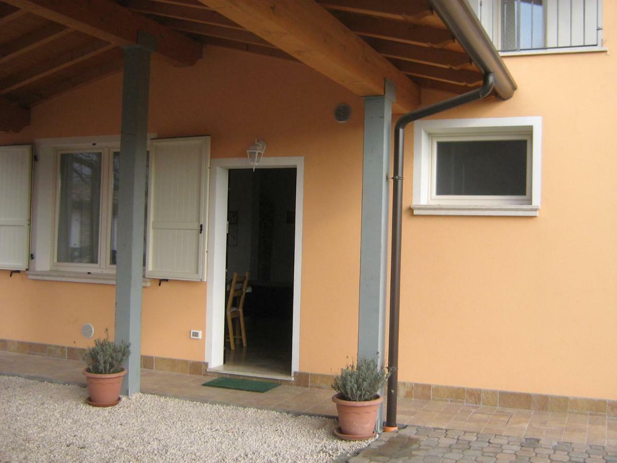 Cascina Legnago Bilocale A 6 Chilometri Da Salo' Διαμέρισμα Villanuova sul clisi Εξωτερικό φωτογραφία
